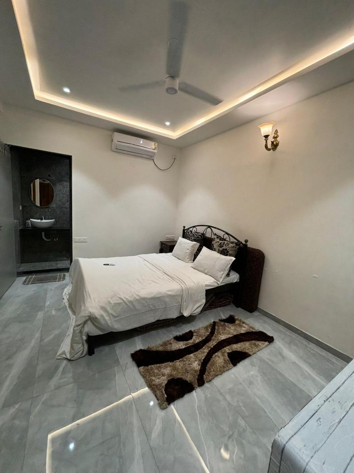 הוילה לונבלה Ll Golden Leaf Ll 3Bhk Ll Ac Ll מראה חיצוני תמונה