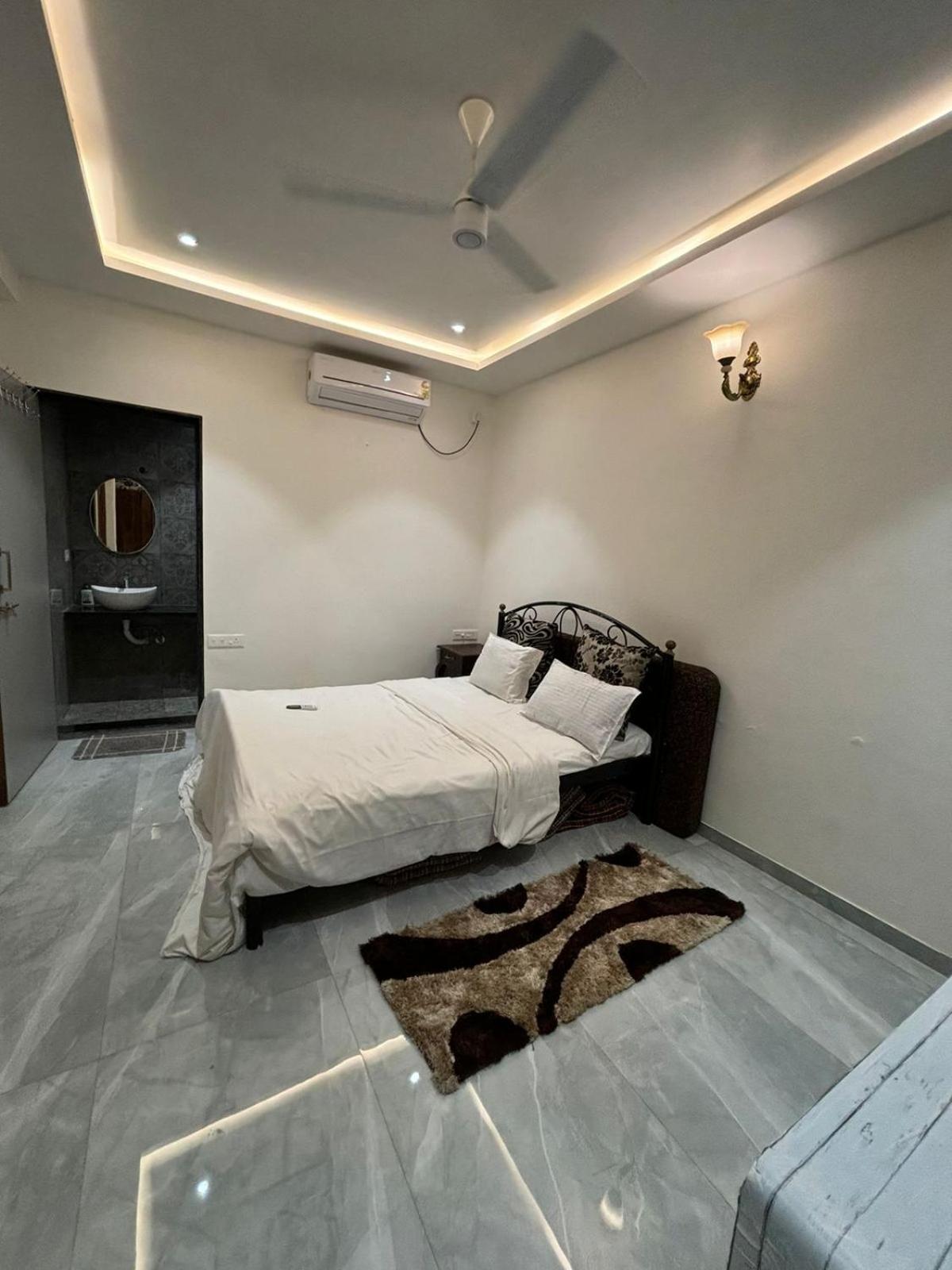 הוילה לונבלה Ll Golden Leaf Ll 3Bhk Ll Ac Ll מראה חיצוני תמונה
